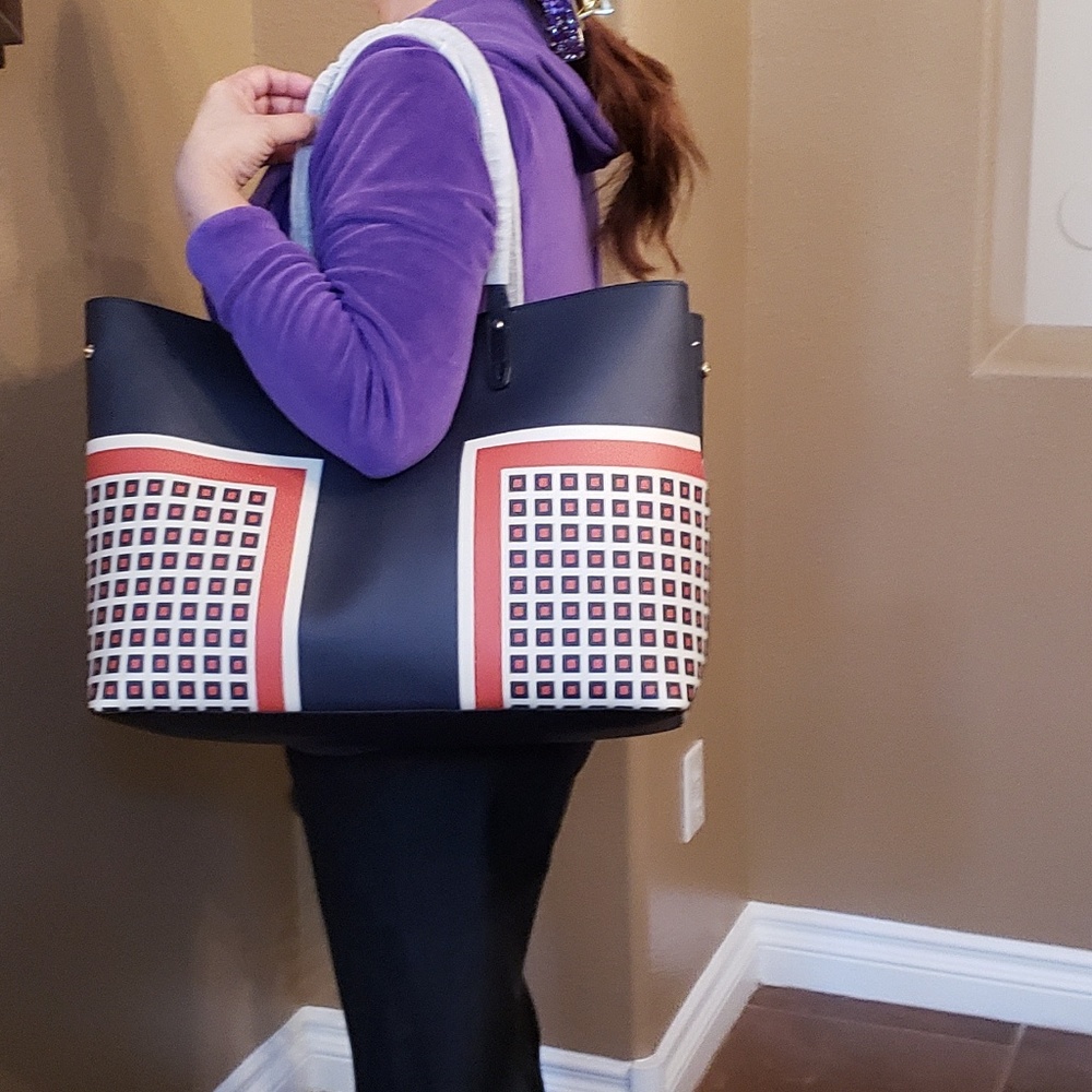 Tory Burch tote shoppers hand/shoulder w/pouch set - Picture 7 of 8